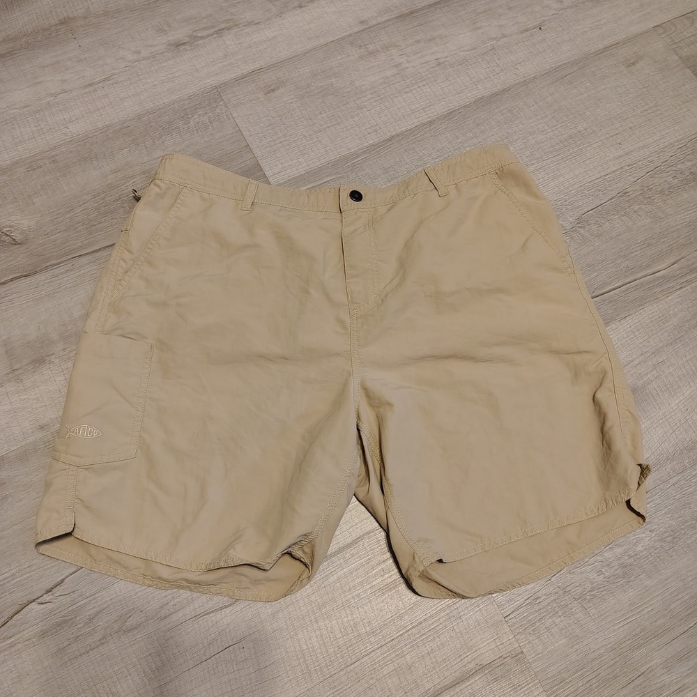AFTCO Mens Fishing Shorts Tan Khaki Nylon Performance Cargo Shorts Size 36